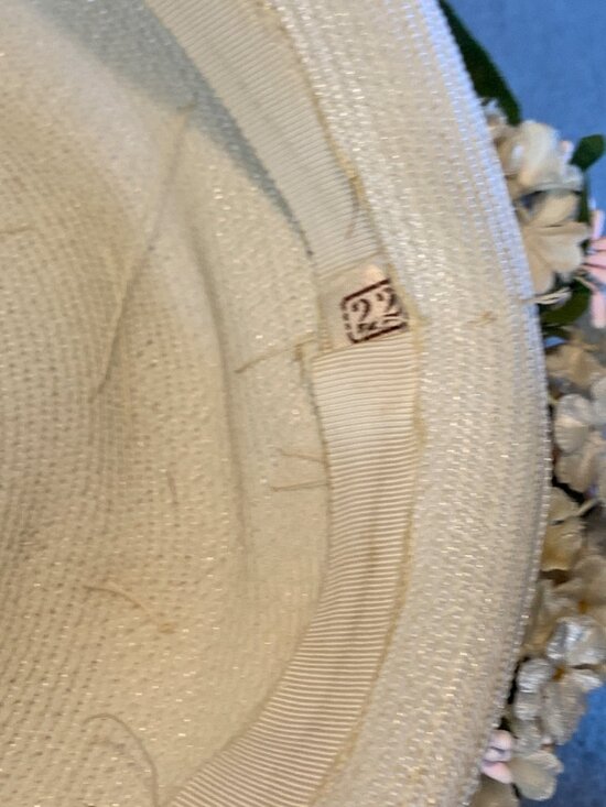 Ladies Ivory Hat with Gray Fabric Band and Small Flowers Size 22 Vintage main image 5